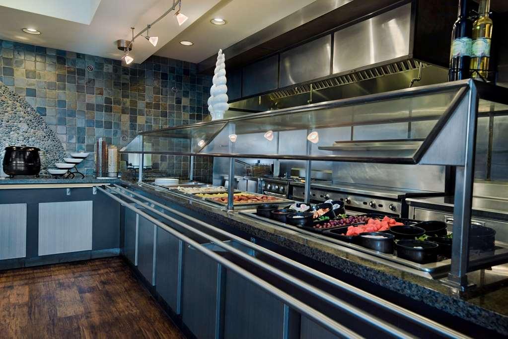 Oxford Suites Silverdale Amenities photo