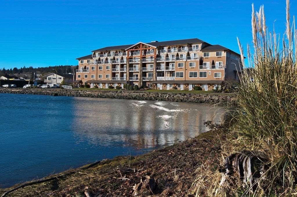 Oxford Suites Silverdale Exterior photo