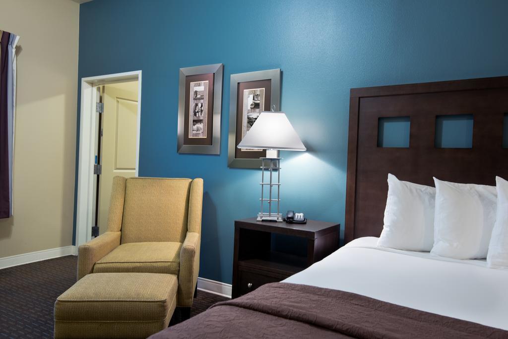 Oxford Suites Silverdale Exterior photo