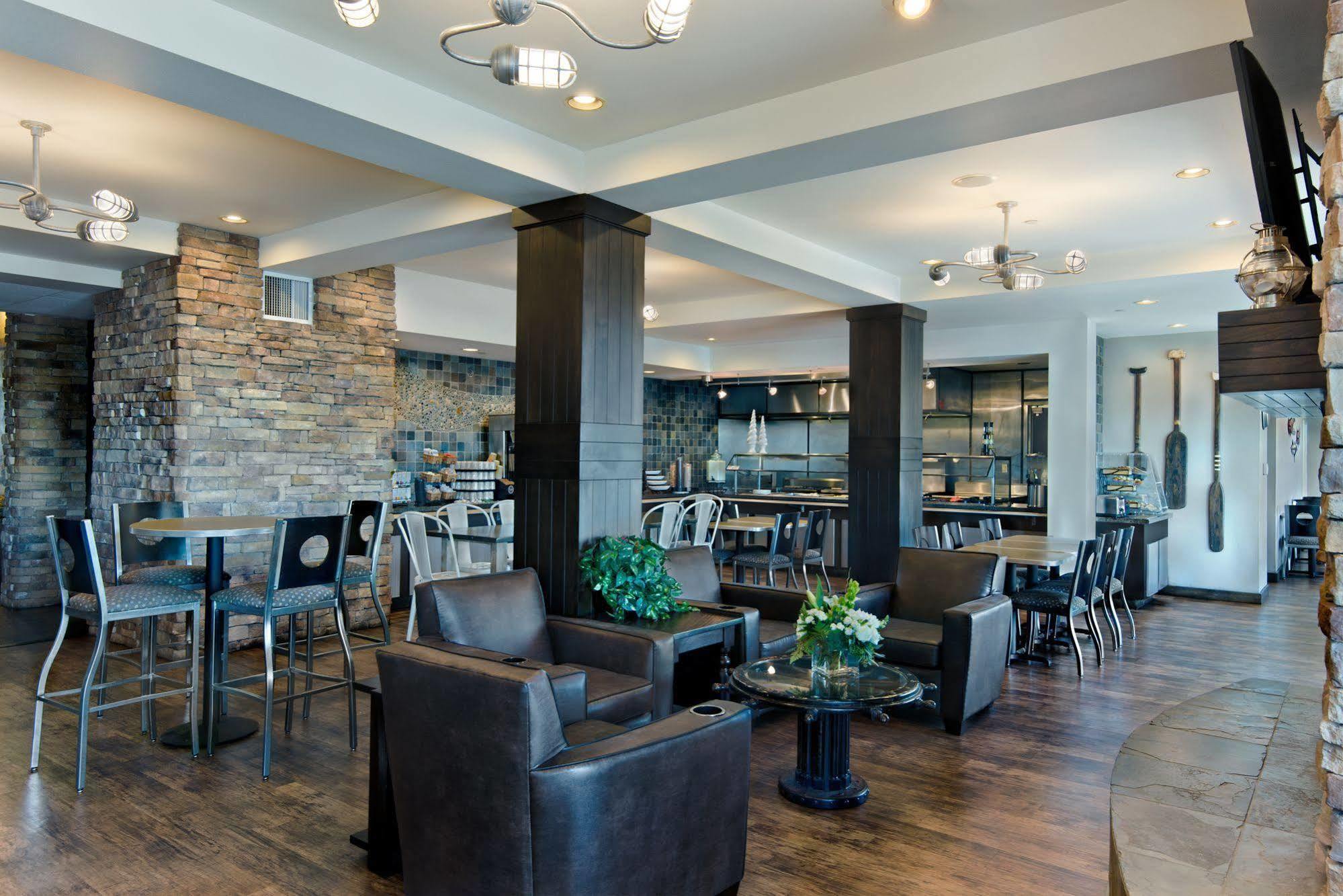 Oxford Suites Silverdale Exterior photo
