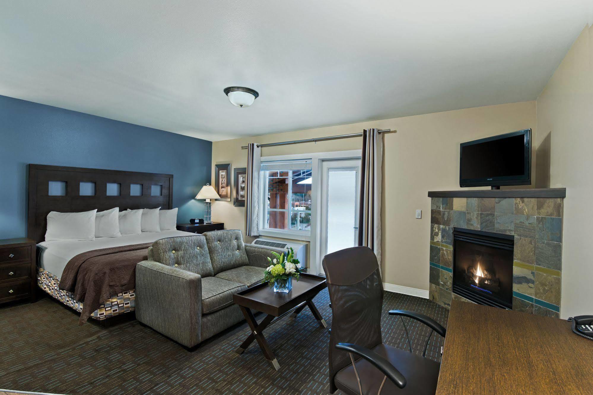 Oxford Suites Silverdale Exterior photo