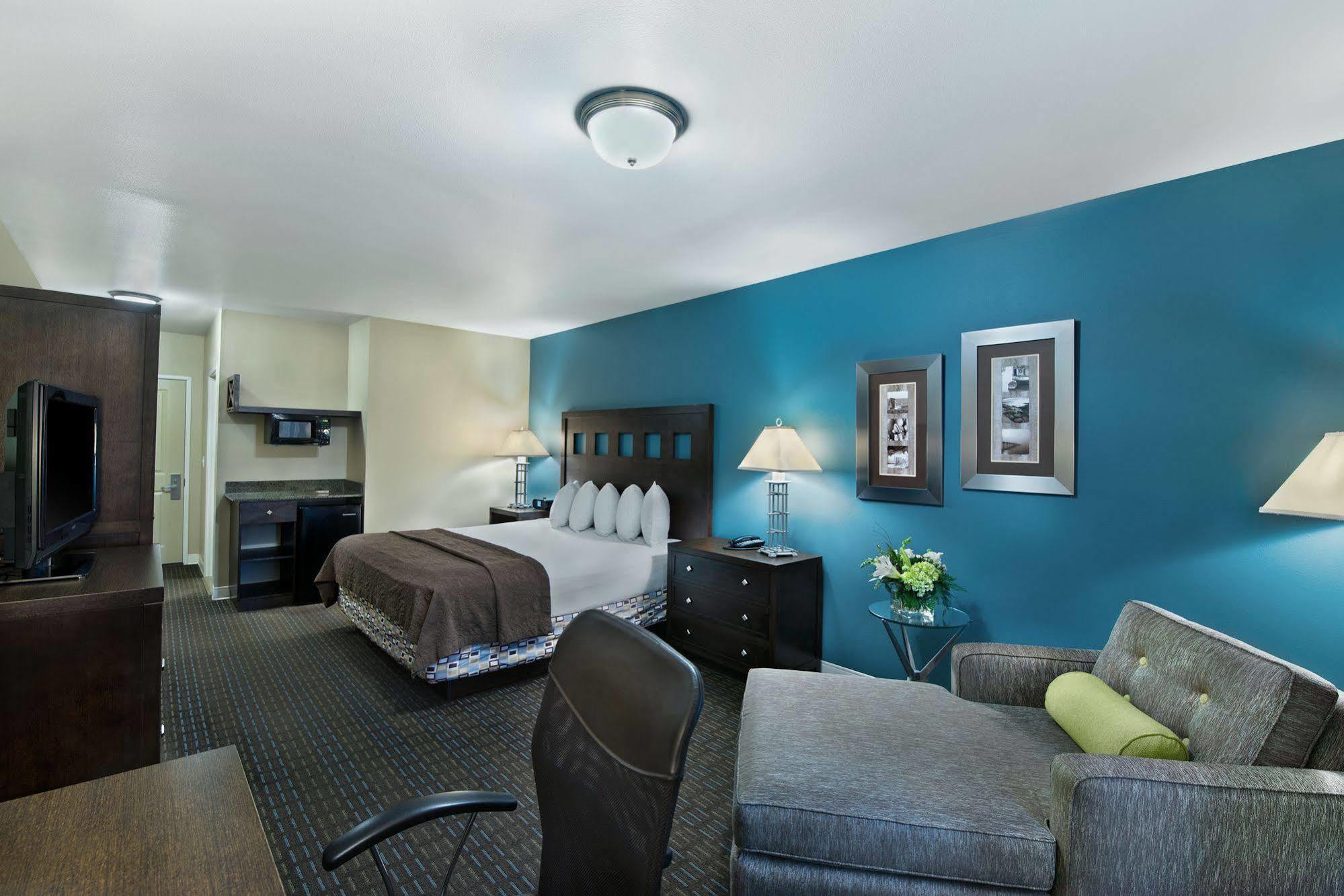 Oxford Suites Silverdale Exterior photo