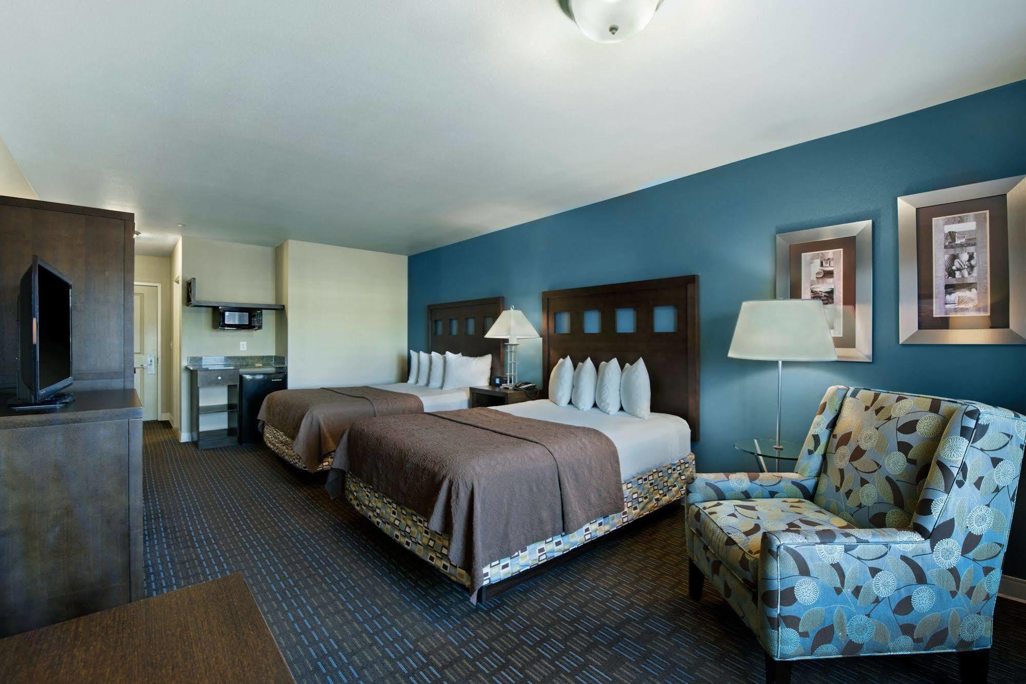 Oxford Suites Silverdale Exterior photo