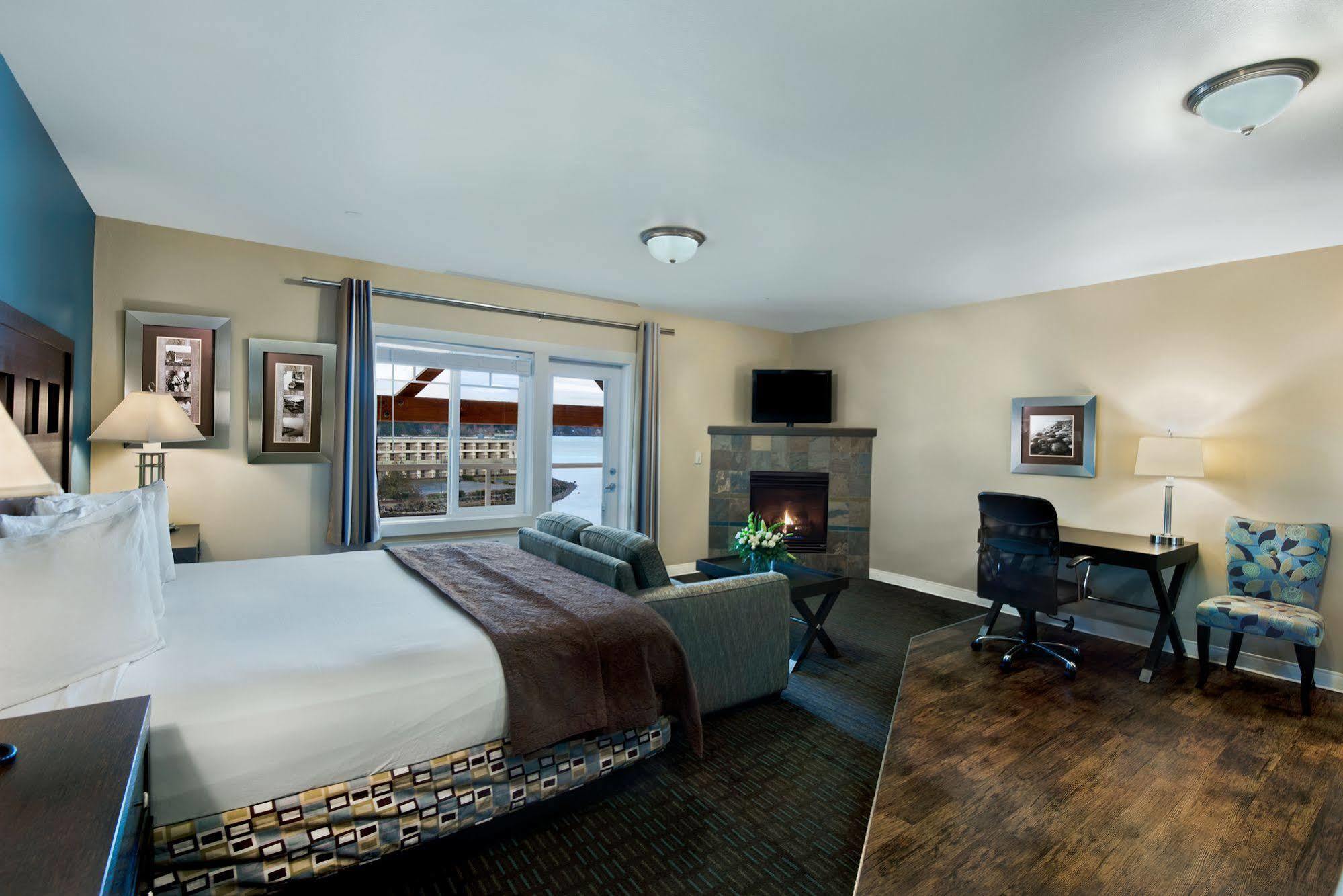Oxford Suites Silverdale Exterior photo