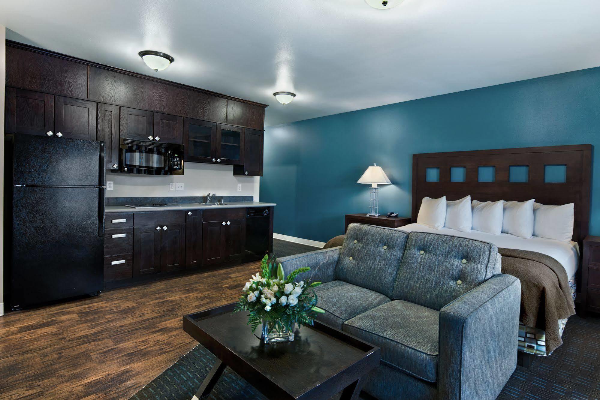 Oxford Suites Silverdale Exterior photo