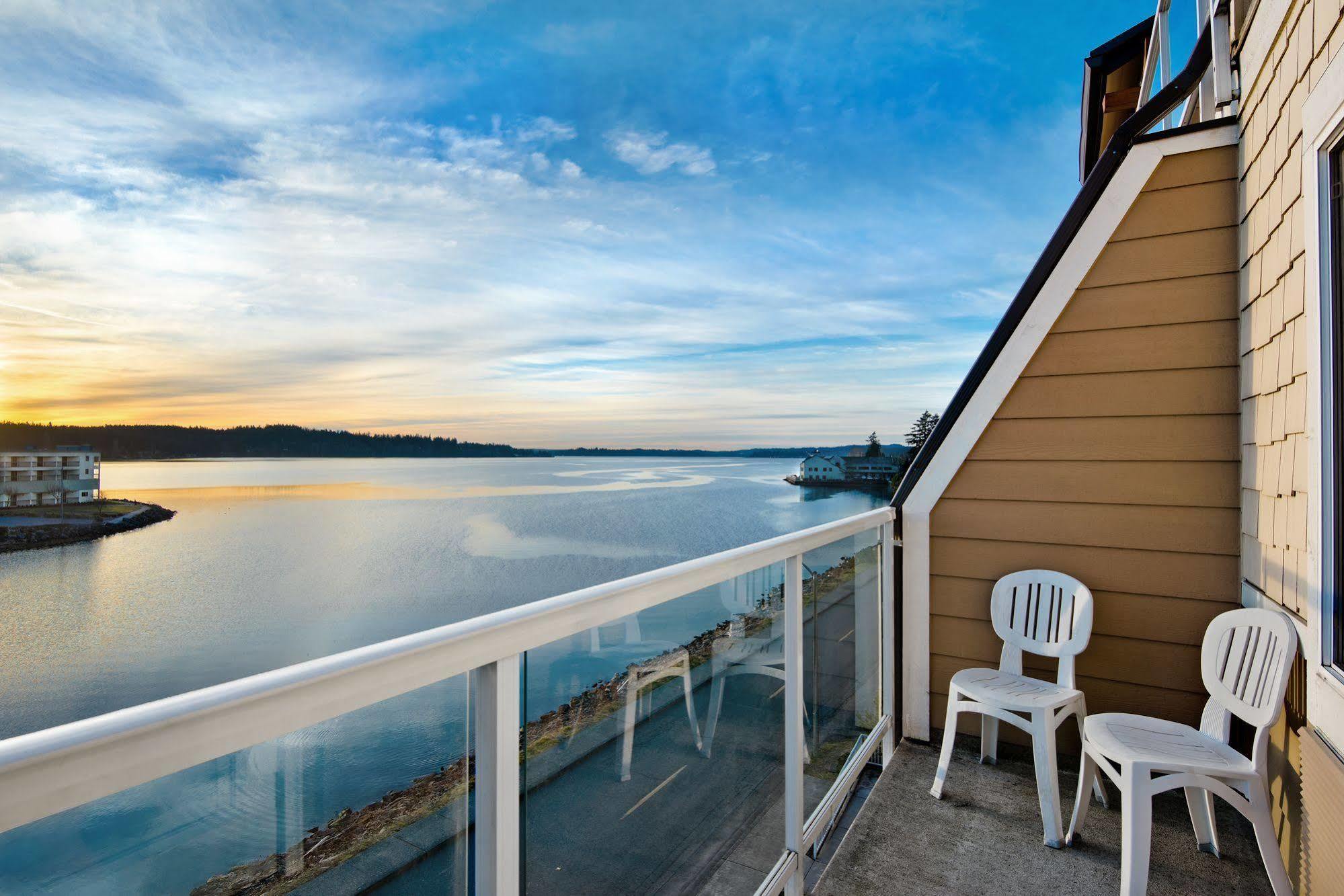 Oxford Suites Silverdale Exterior photo