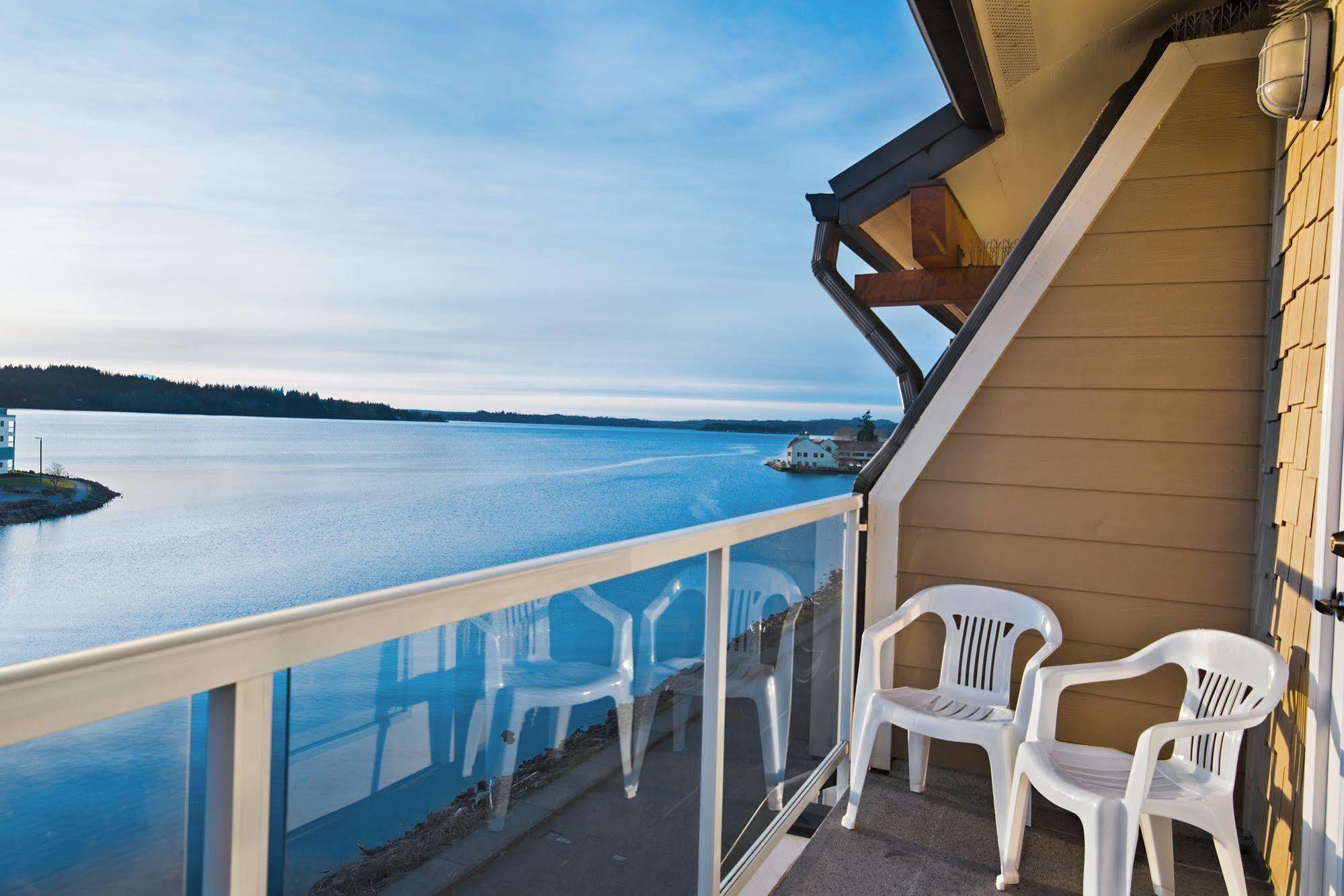 Oxford Suites Silverdale Exterior photo